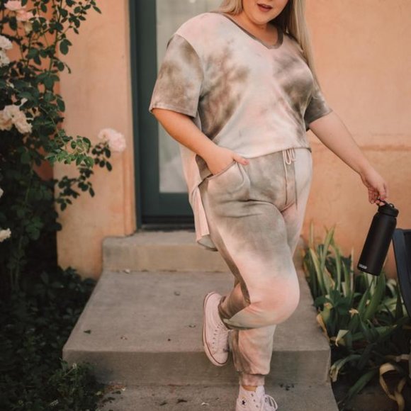 Forgotten Dreams Tie Dye Joggers In Taupe - Picture 3 of 5